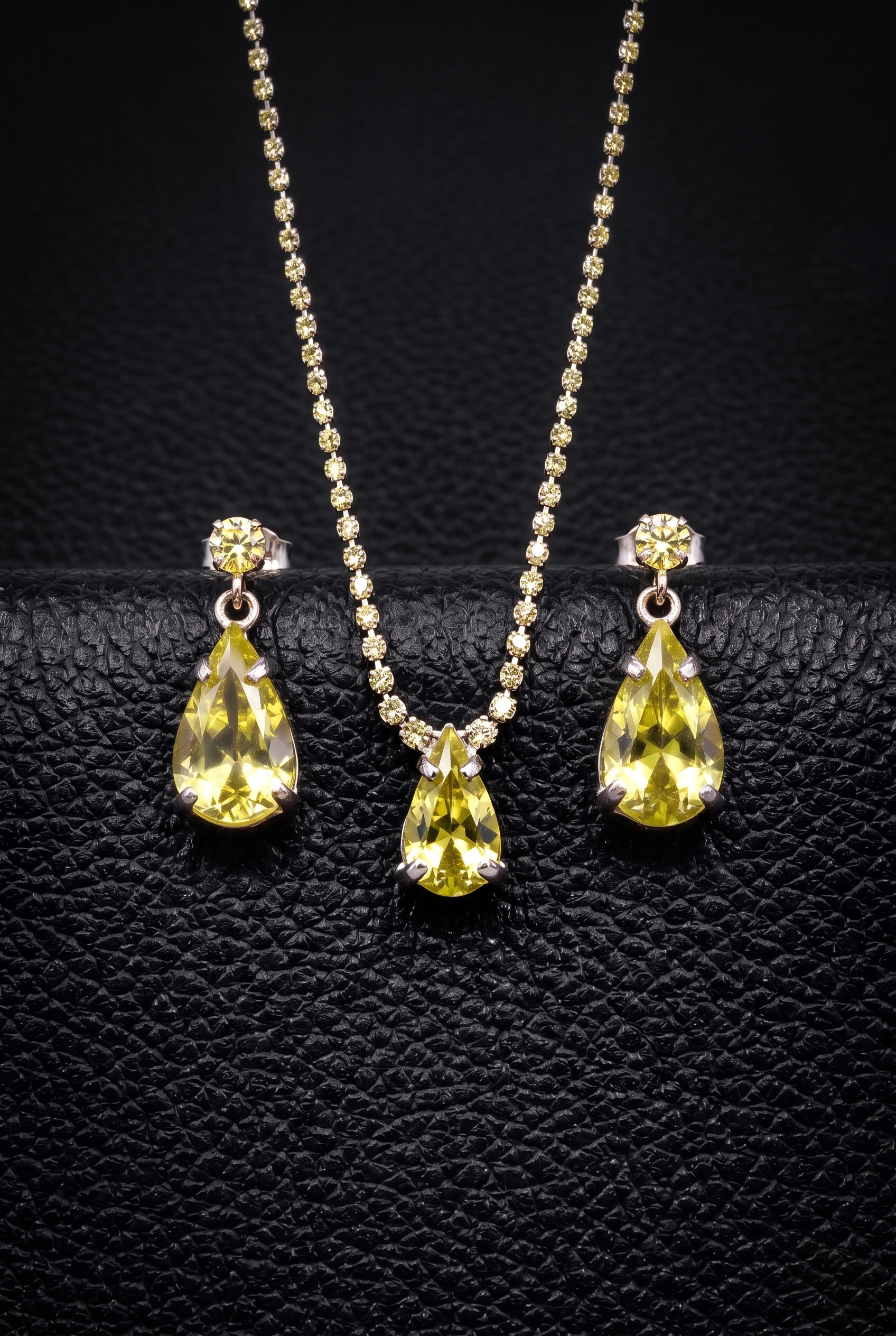 Elegant Lemon Quartz Teardrop Necklace and Earrings